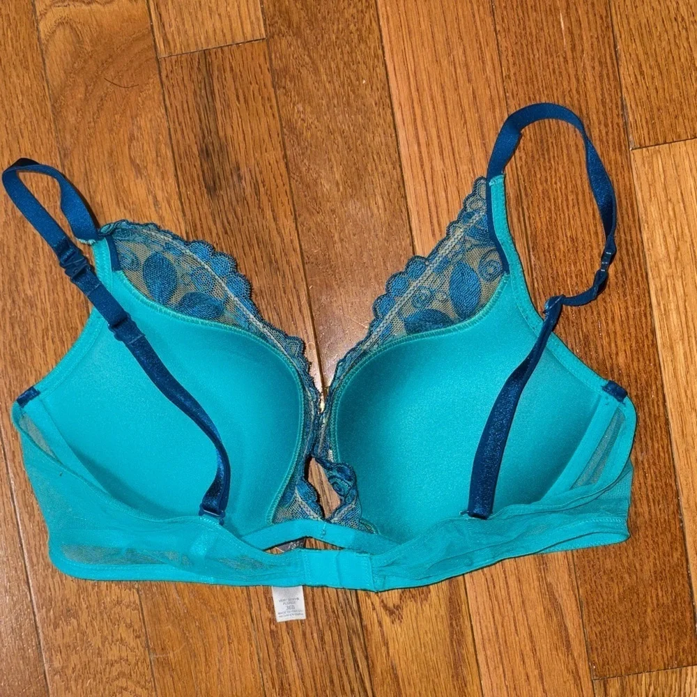 Victoria's Secret Very Sexy Plunge Teal Blue Lace Bra Size 36B Vintage
